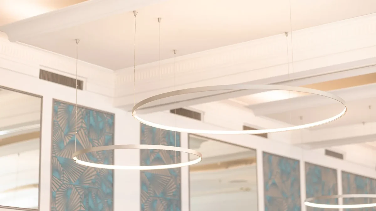 Hotel Pestalozzi Lugano – Veletta custom integrata nelle isole sospese