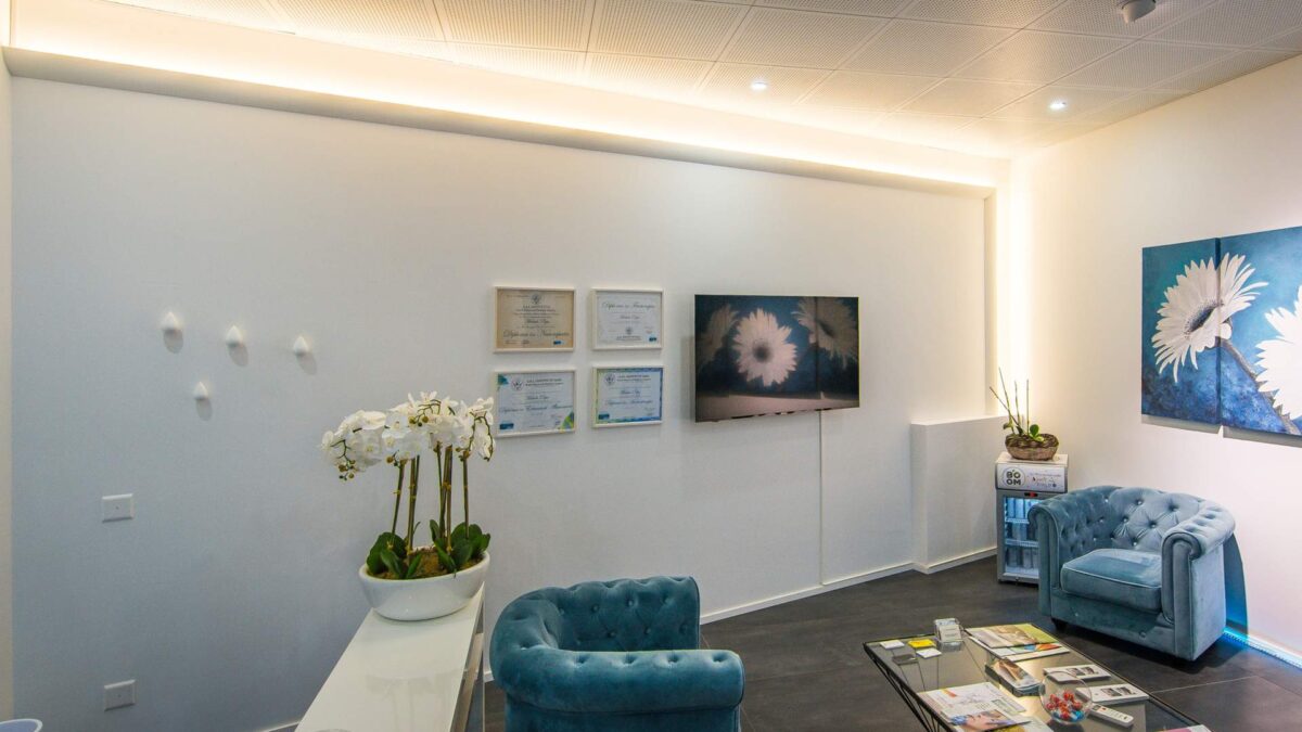 Studio medico a Lugano illuminato con Veletta VE201