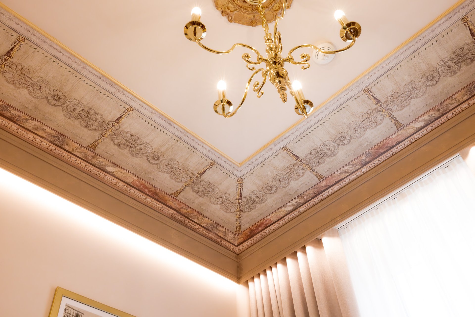 Illuminazione soffitto decorato con veletta® presso Hotel au Lac Lugano